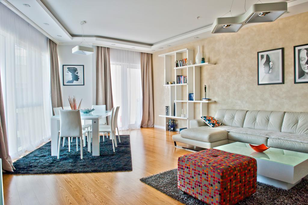 Delux And Urban Apartments Hotel Tre Canne Budva Exterior foto